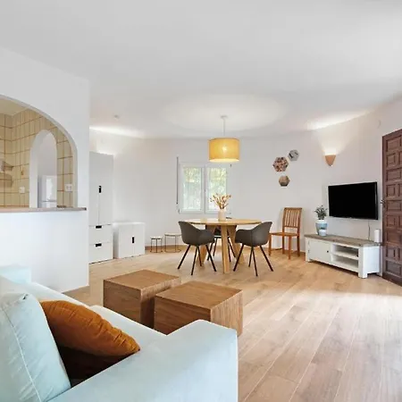 Aloha Apartment *